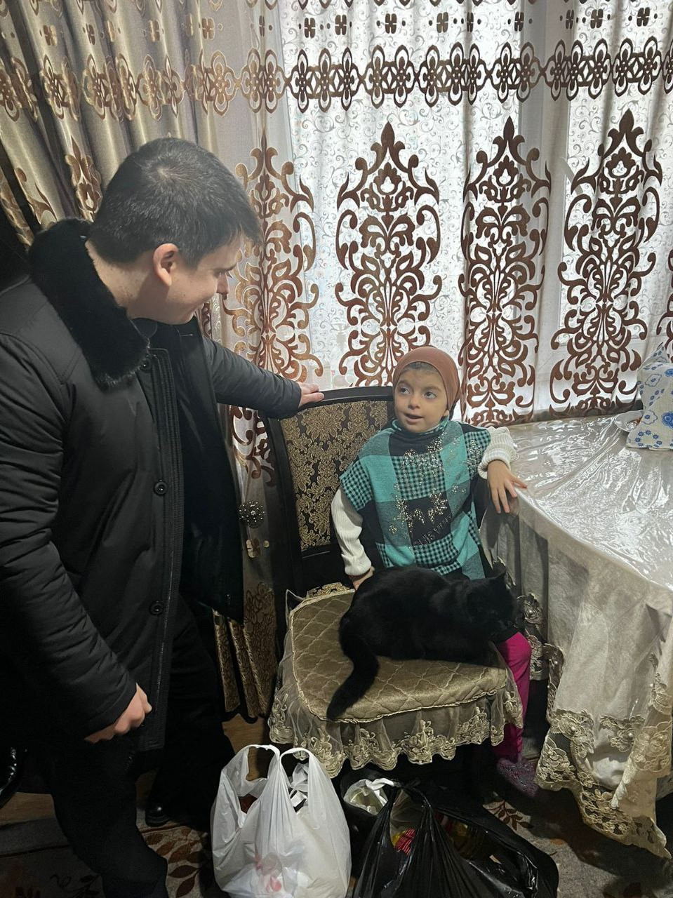 Посещение остронуждающейся многодетной семьи