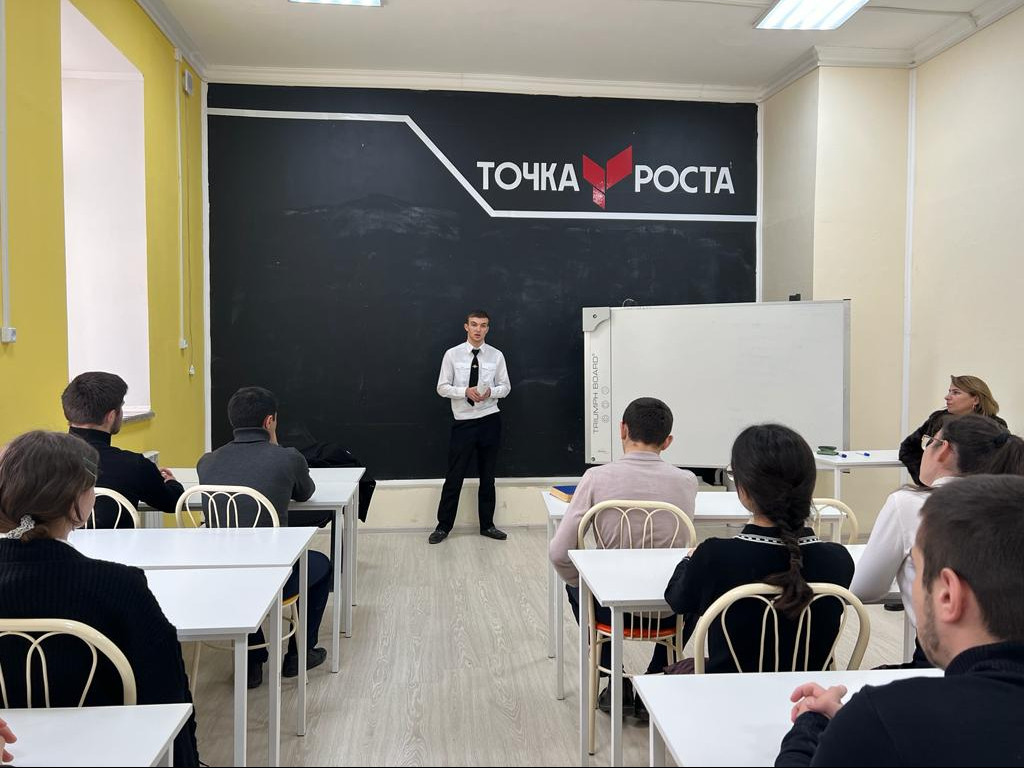 ГКУ РД ЦЗН В МО "Табасаранский район" провел профориентационные классные часы и беседы на тему: «Своих не бросаем»