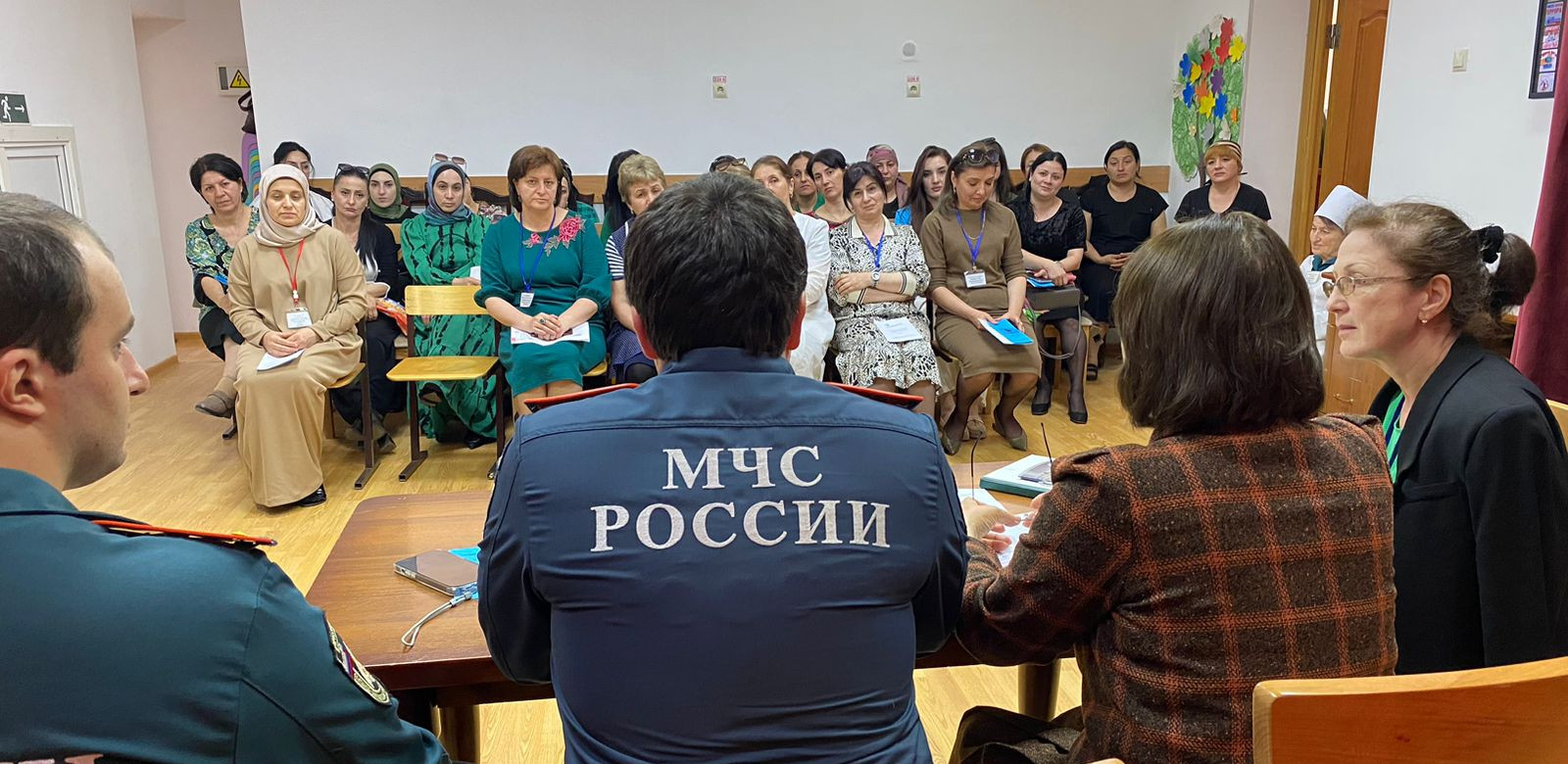 В СРЦН г.Дербента обсудили правила поведения, о которых необходимо знать в случае террористической угрозы