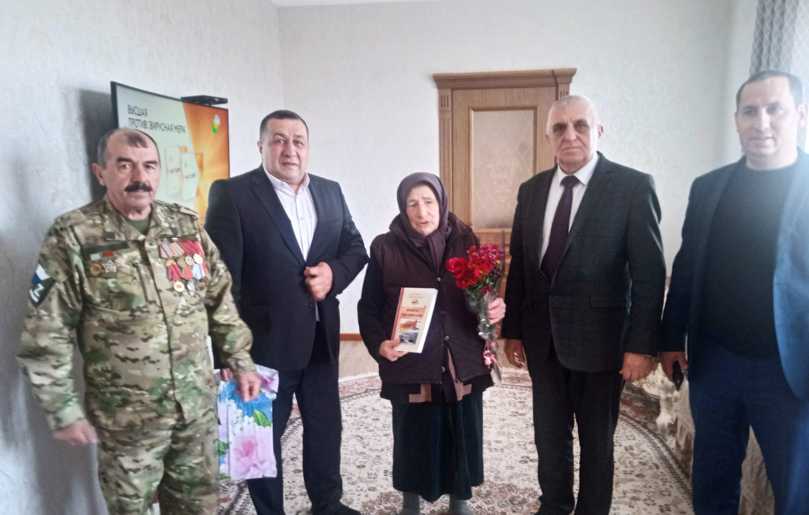 Представители Комплексного центра социального обслуживания в Сулейман-Стальском районе встретились с матерями погибших воинов-афганцев