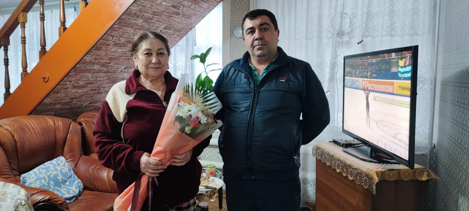 СОЦИАЛЬНЫЕ РАБОТНИКИ ПОЗДРАВИЛИ ПОДОПЕЧНЫХ С 8 МАРТА