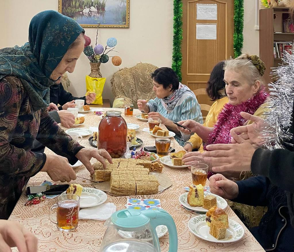 В отделении дневного пребывания граждан пожилого возраста и инвалидов проводы Старого года.