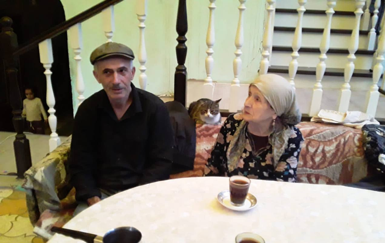 В рамках акции «Новый год в каждый дом» социальные работники 1-го отделения надомного обслуживания поздравили с Новым годом своих подопечных