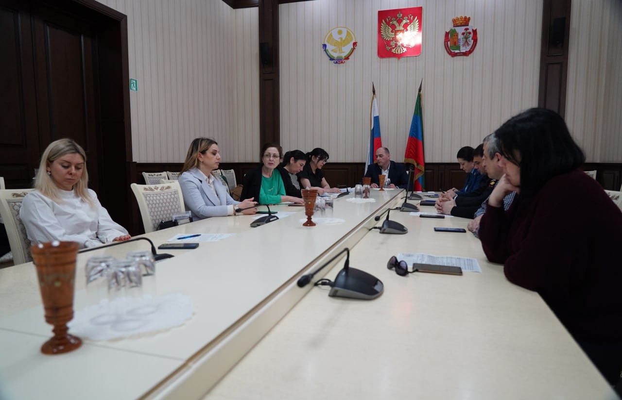 24 марта в администрации Дербента состоялось заседание комиссии по делам несовершеннолетних и защите их прав.
