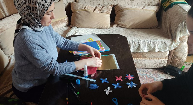 В преддверии праздника специалист по работе с семьёй Азизова Д.Н. провела занятие с подопечными детьми