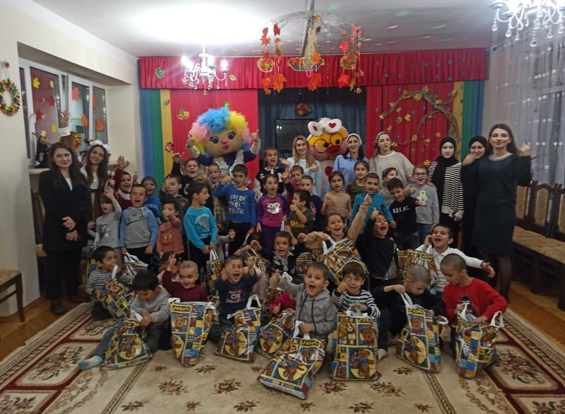 Группа волонтеров посетила воспитанников дошкольного отделения ГКУ РД СРЦН (г. Махачкала)