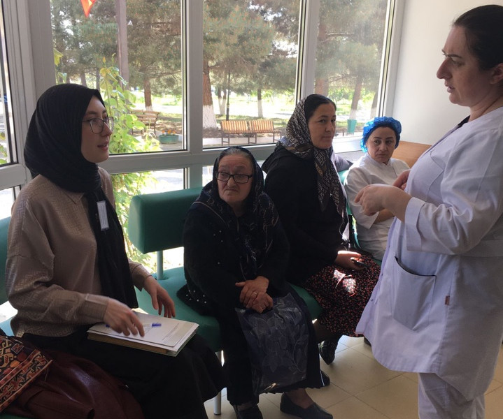 Мобильная бригада Сергокалинского КЦСОН доставила пожилых в ЦРБ района