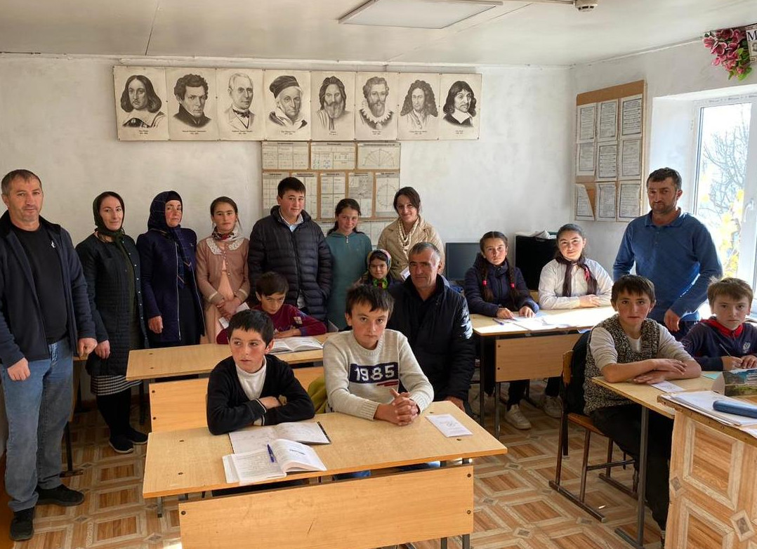 Специалисты Дахадаевского КЦСОН проводят профилактические беседы с учащимися школ