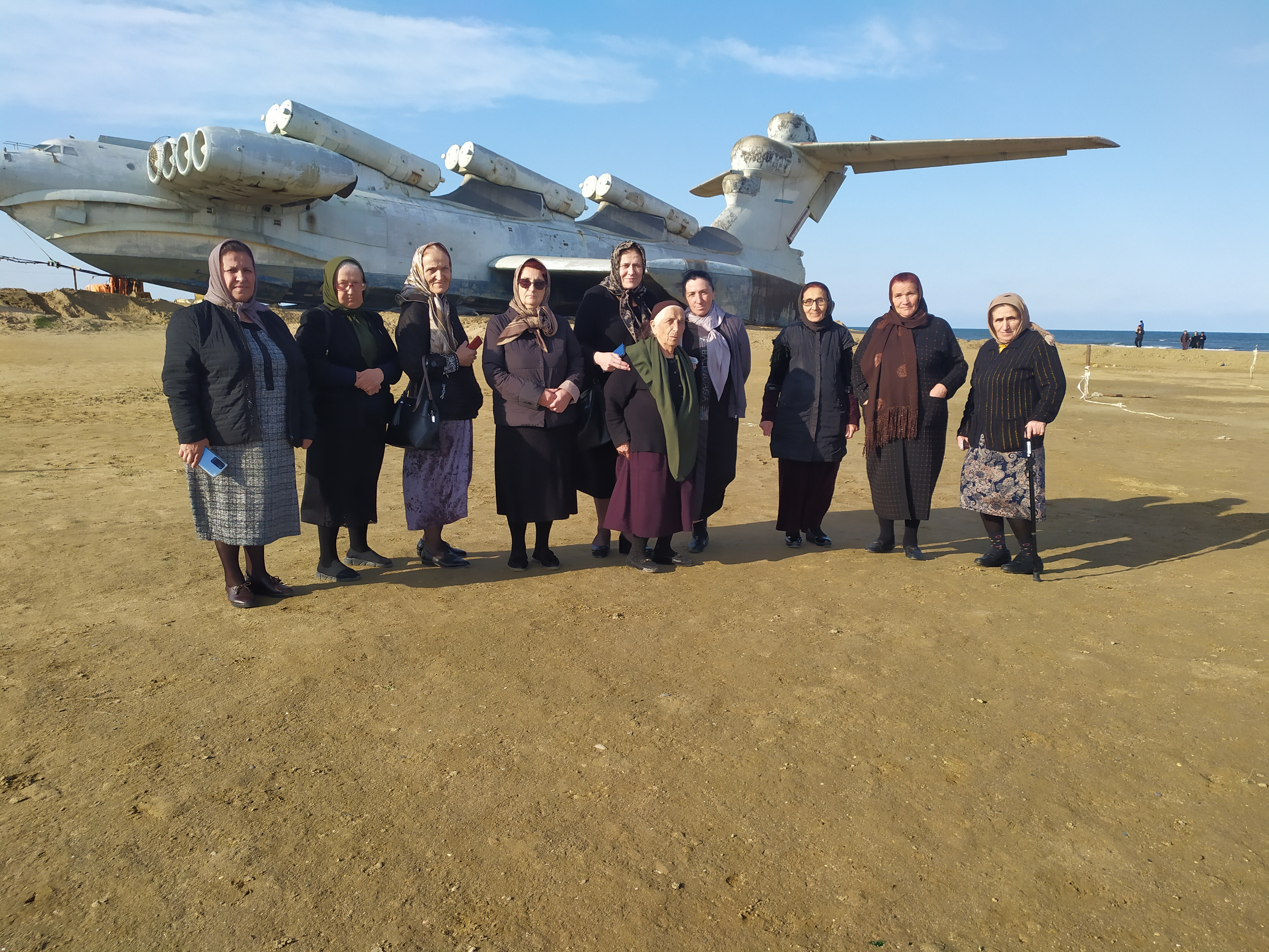 Не то корабль, не то самолет.