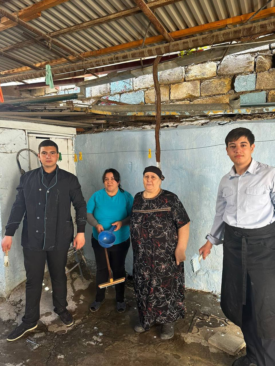 В преддверии праздника 9 мая студенты волонтерского корпуса НКАА, НКАД «Российского союза молодежи»  совместно с социальным работником КЦСОН . оказали помощь подопечной Якубовой Б. ,  в приведении порядка придомовой территории.