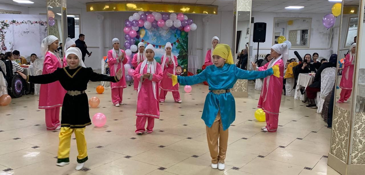 В Комплексном центре социального обслуживания в Ногайском районе для детей с участием аниматоров устроили праздничное мероприятие