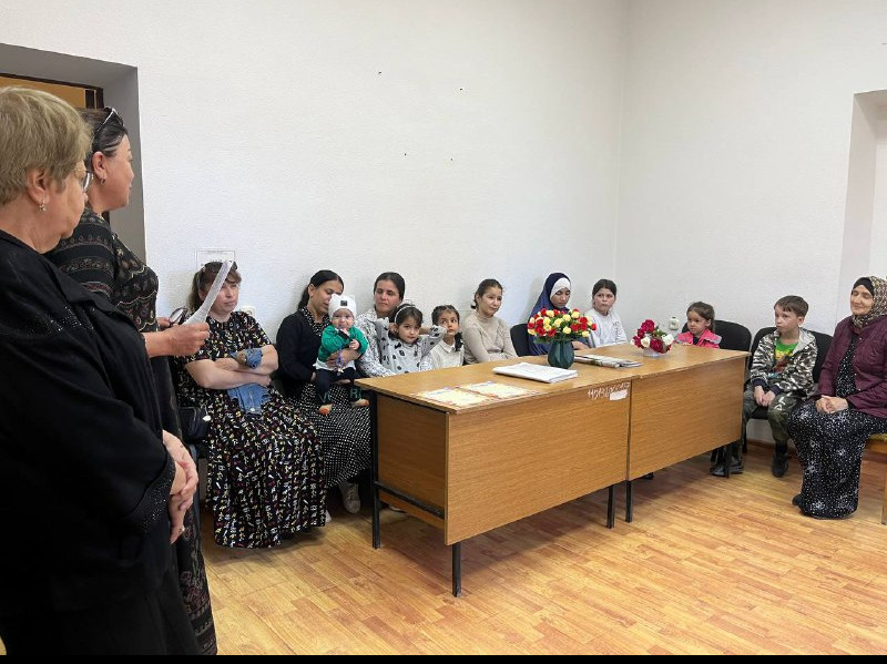 Работниками Отделения согласно Положения о проведении республиканского конкурса детских работ «Наша семья», в ГБУ РД КЦСОС и ГНТЖС проведен 1 этап Конкурса среди подопечных отделения