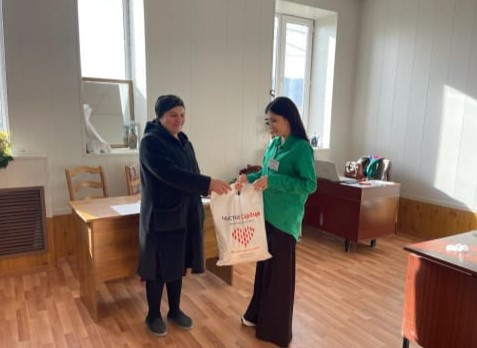 Специалисты комплексного центра Сергокалинского района оказали материальную помощь от благотворительного фонда «Чистое сердце»