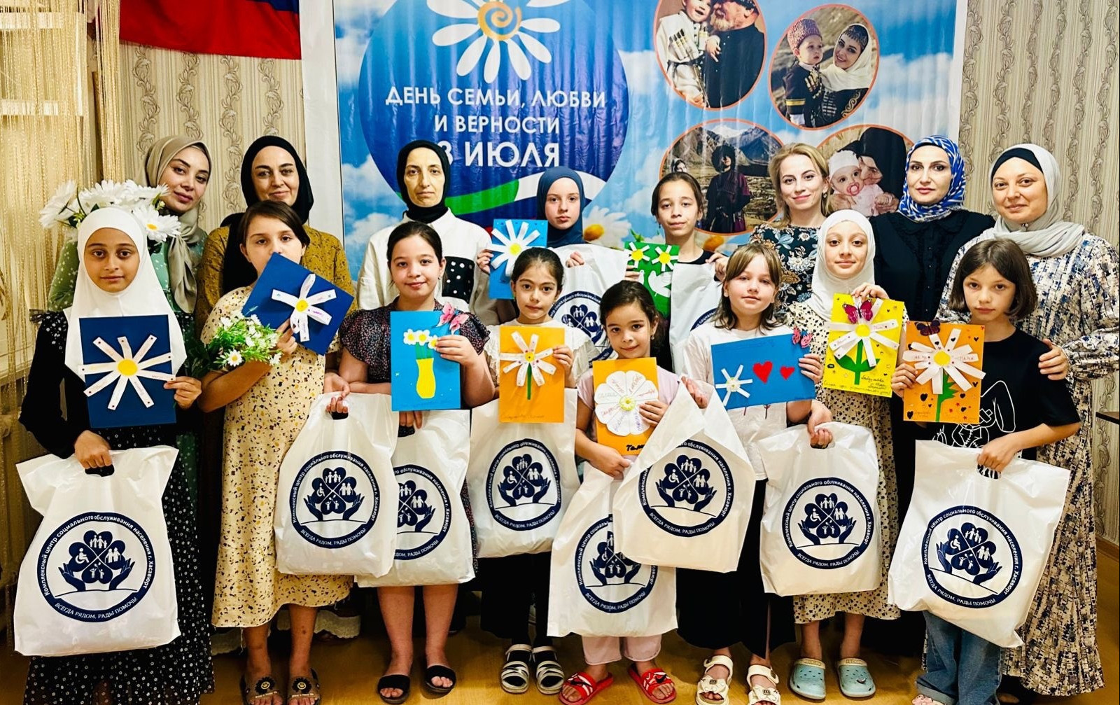 Мастер-класс по изготовлению объемной открытки «Ромашковое счастье»