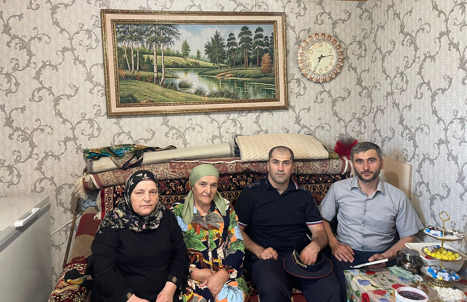 Посещение  детей-сирот и детей, оставшихся без попечения родителей  проживающих в Цумадинском районе.