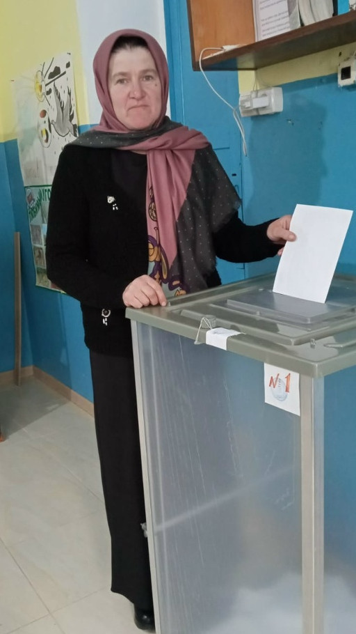 В Семейном МФЦ прошел мастер -класс по изготовлению поздравительной открытки к предстоящему Дню бабушек