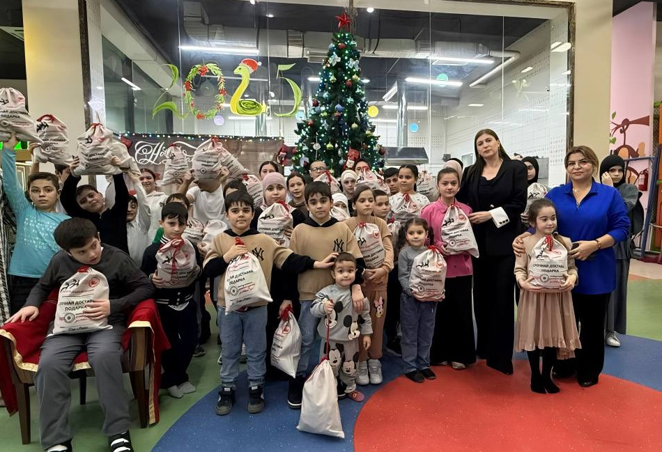 Дети с ограниченными возможностями и их родители-получатели услуг Семейного МФЦ- собрались в детском клубе «Пиноккио» для участия в праздничном мероприятии.