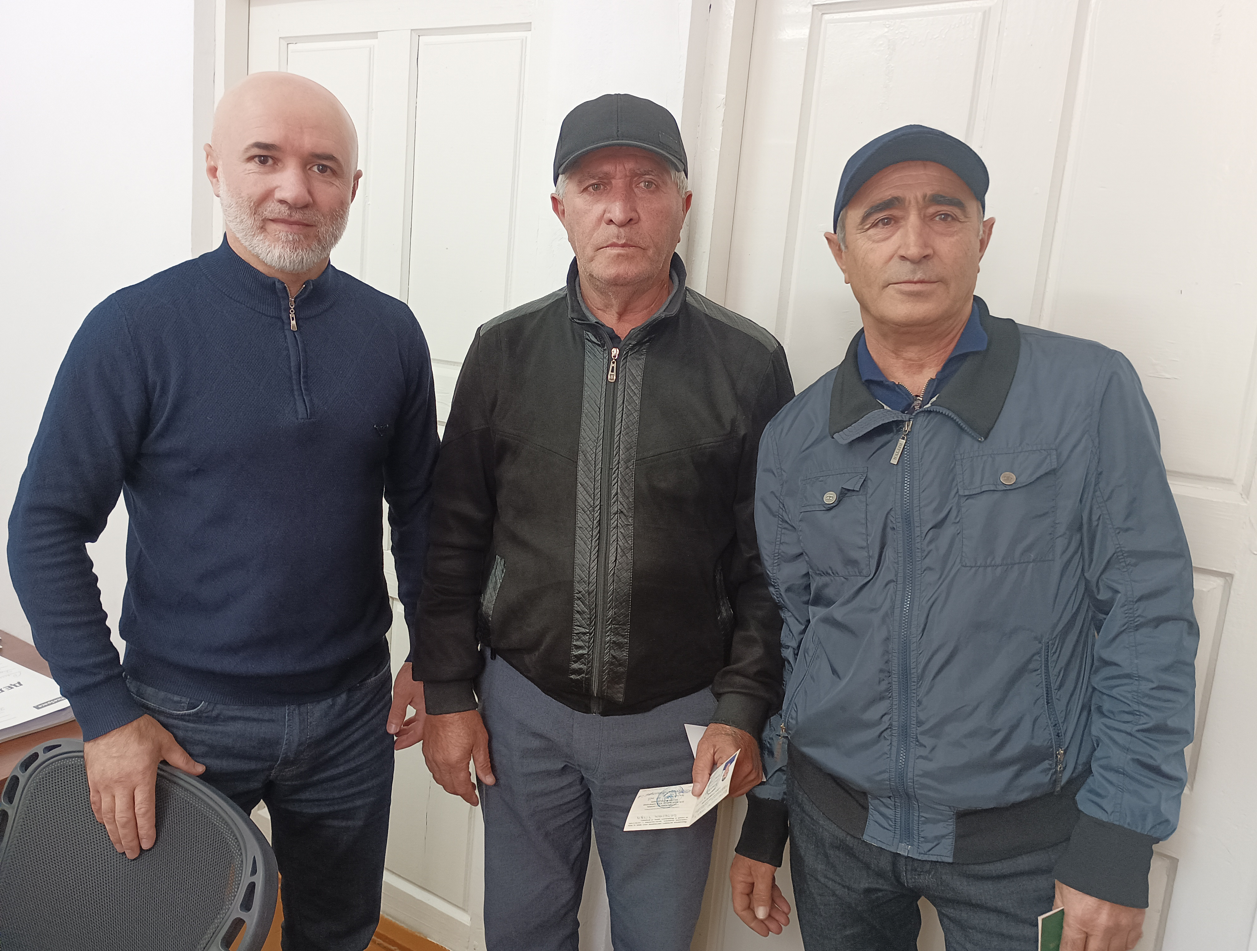 Вручение удостоверения «Ветеран труда»