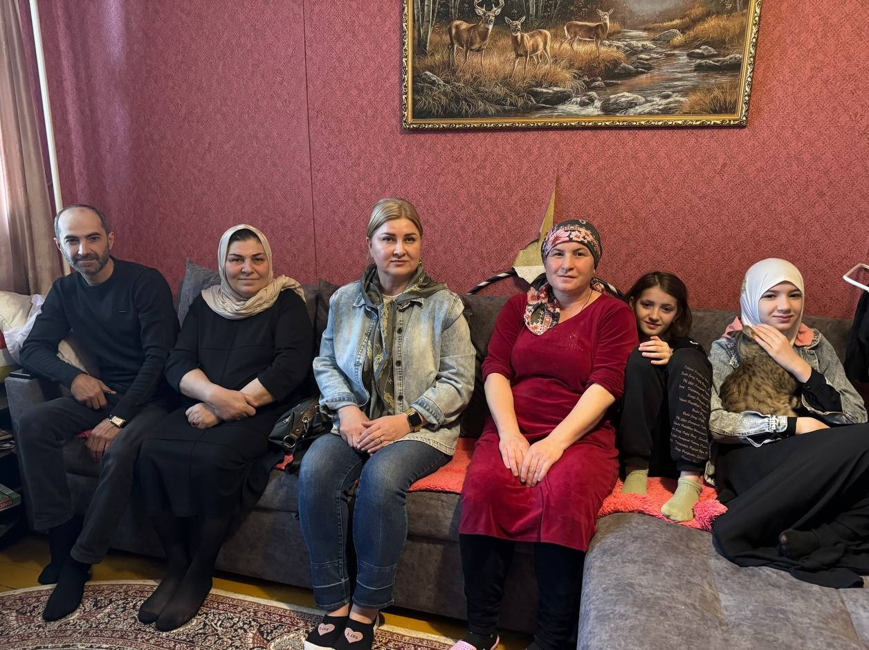 В преддверии Священного праздника Ураза-байрам руководство и работники КЦСОН "г Кизилюрт"посетили семьи участников СВО, а также многодетные малоимущие семьи