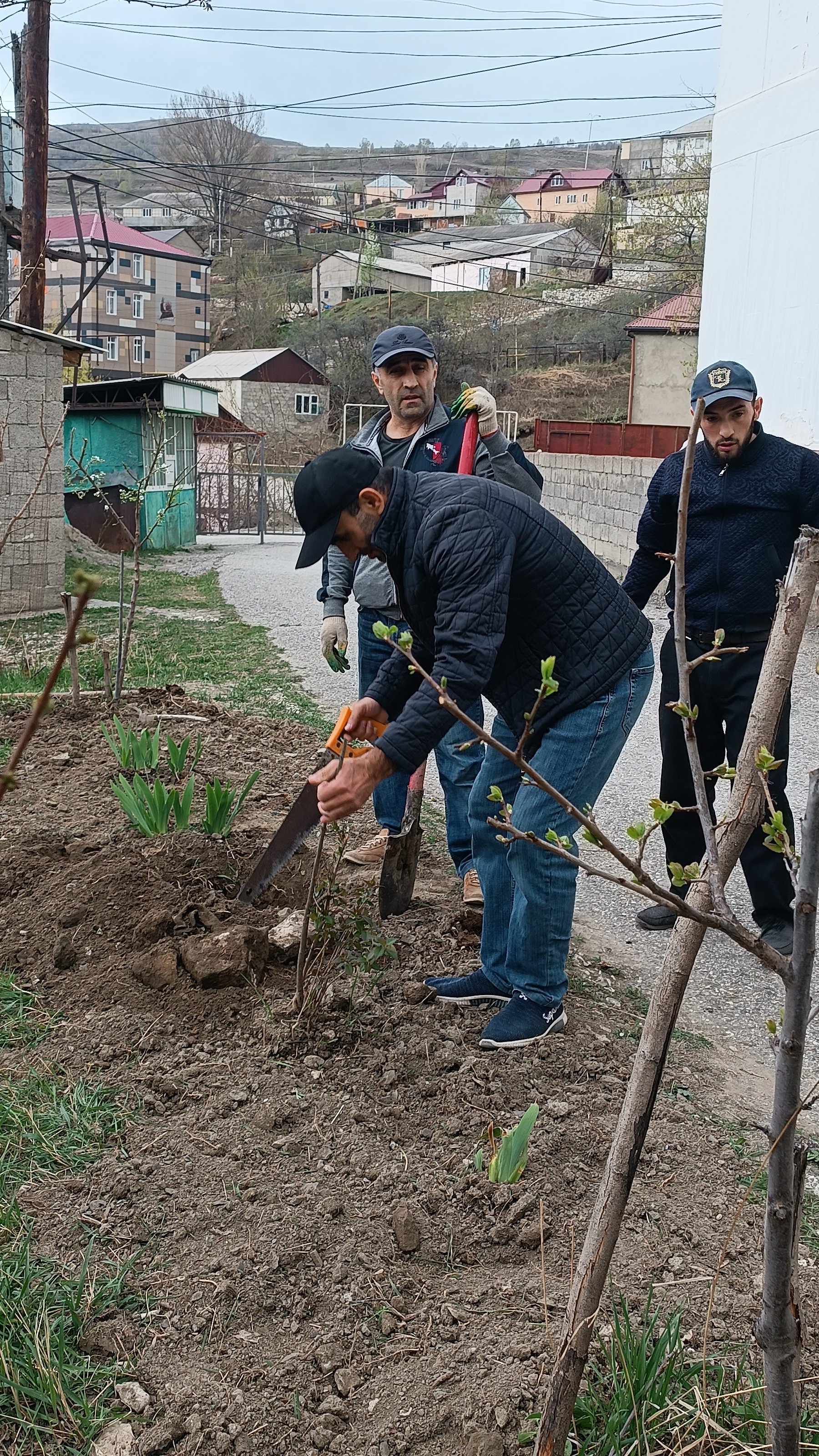 ГКУ РД ЦЗН в МО "Гумбетовский район " принял участие в общереспубликанском субботнике