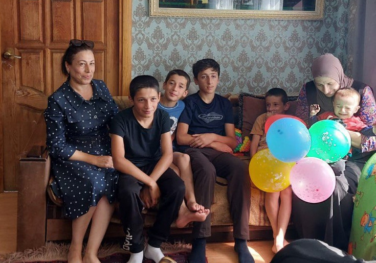 Поздравление многодетной семьи с праздником -Днем семьи, любви и верности.