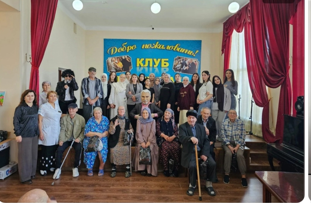 Студенты ДБМК с концертной программой посетили проживающих дома - интерната "Ветеран"