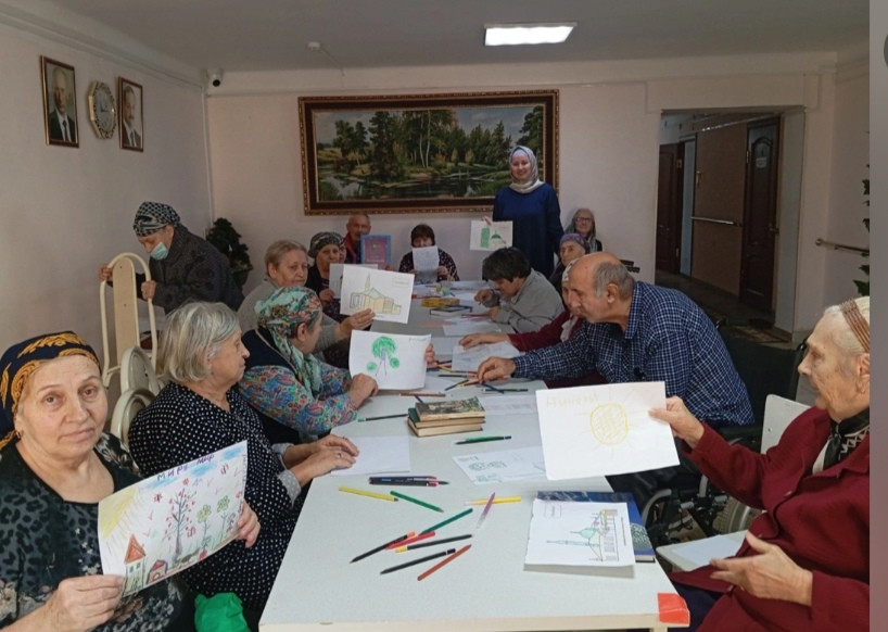 Психолог, Бахтиева Ляйсан провела для подопечных дома - интерната "Ветеран" арт-терапию