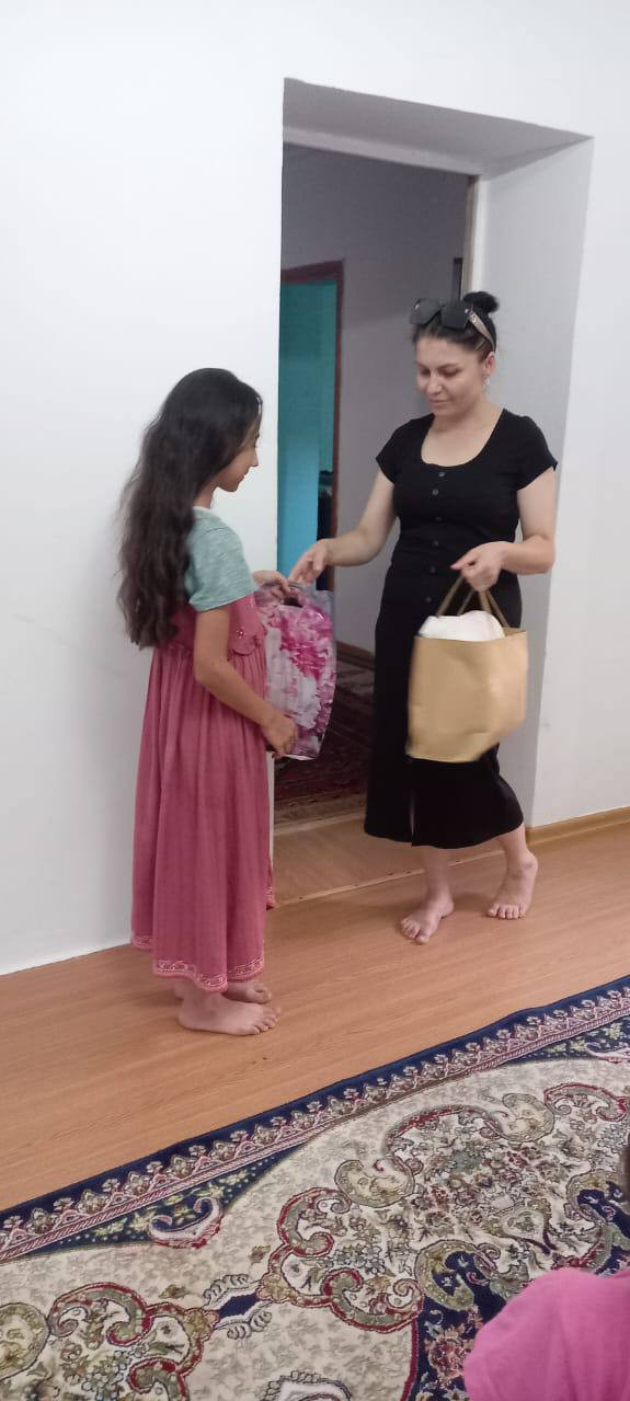 В рамках Всероссийской акции «Помоги пойти учиться» работниками отделения социального обслуживания на дому детей и семей с детьми подопечных посещены на дому семьи состоящие на обслуживании