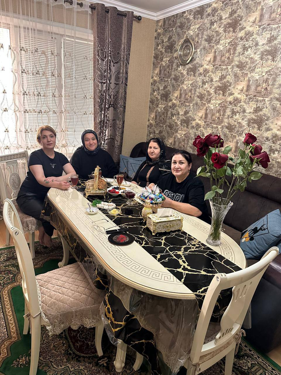 Социальные работники Комплексного центра поздравили подопечных с Международным днем семьи