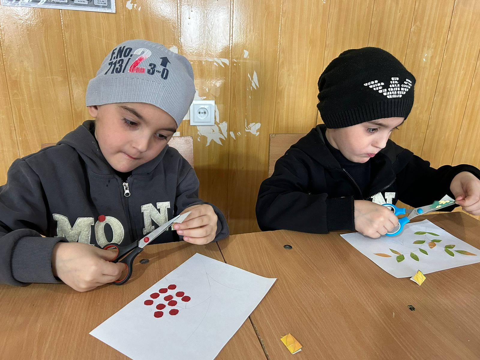 Обучающее занятие «Я могу вырезать и клеить!»