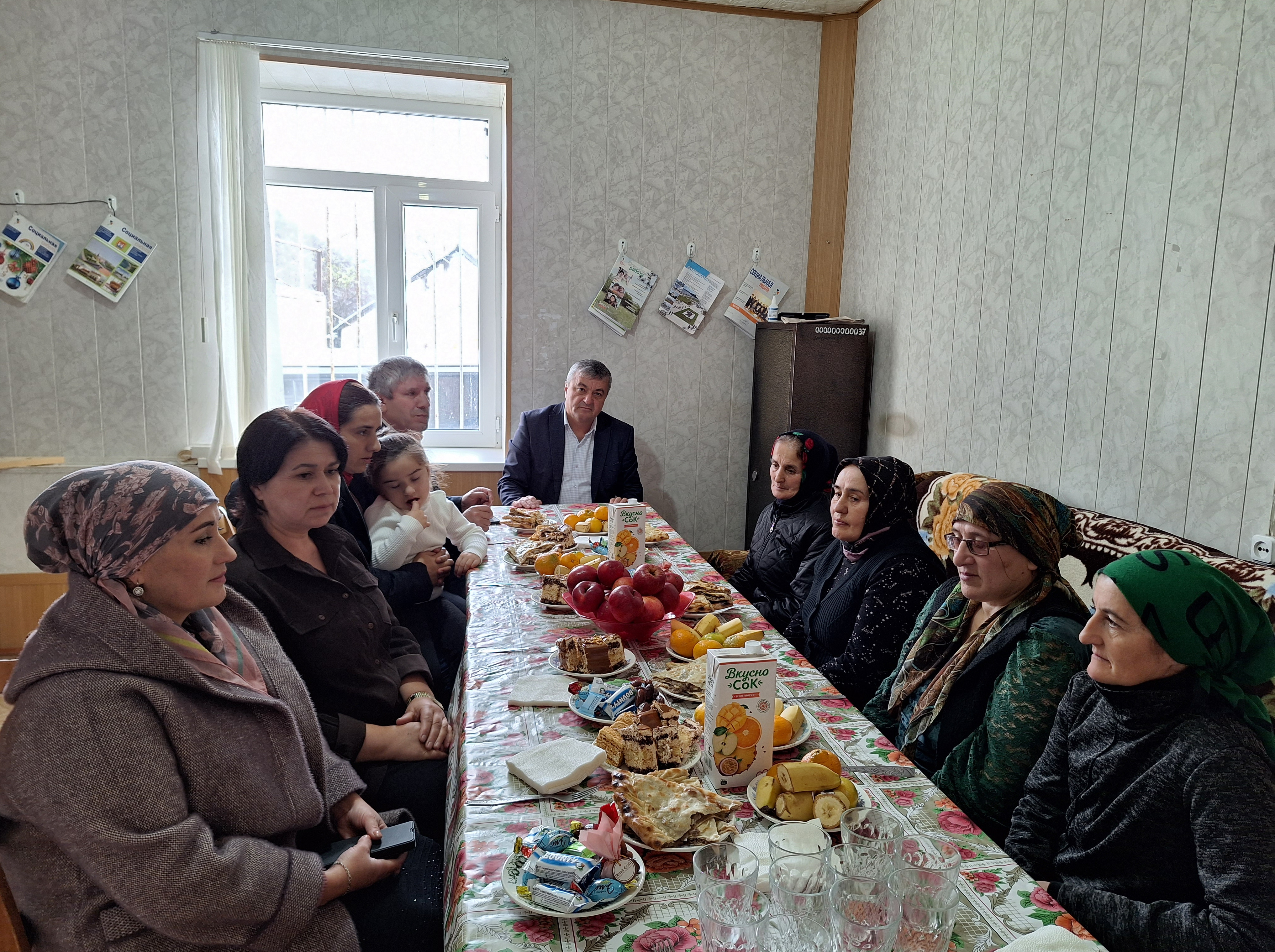 24 ноября в ГБУ РД ЦСОН в МО "Хивский район" провели торжественное мероприятие, приуроченное празднованию Дня матери