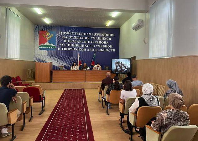 Заседание комиссии по делам несовершеннолетних Новолакского района .