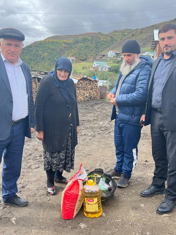 Подведомственными учреждениями Министерства труда и социального развития Республики Дагестан оказана помощь погорельцам селения Хутрах Цунтинского района  продуктовыми наборами, предметами личной гигиены и школьными принадлежностями