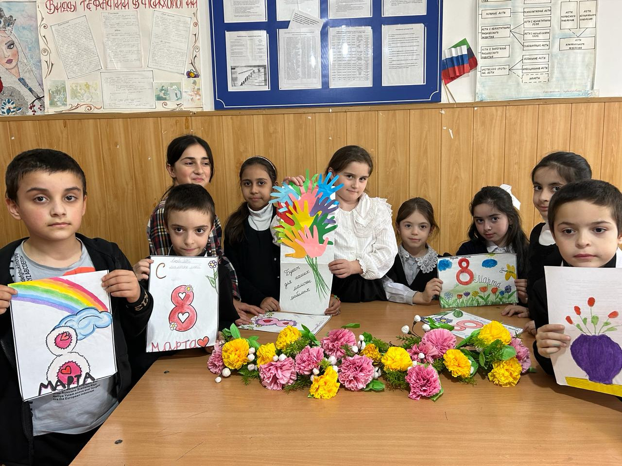 Выставка рисунков «Нет тебя прекрасней!»