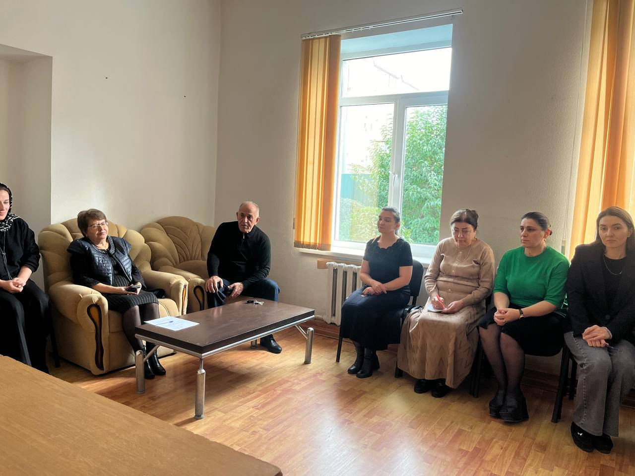 Директор комплексного центра социального обслуживания населения города Дагестанские Огни Эфендиев Нурдин К. организовал очередной инструктаж по вопросам комплексной безопасности для сотрудников учреждения.