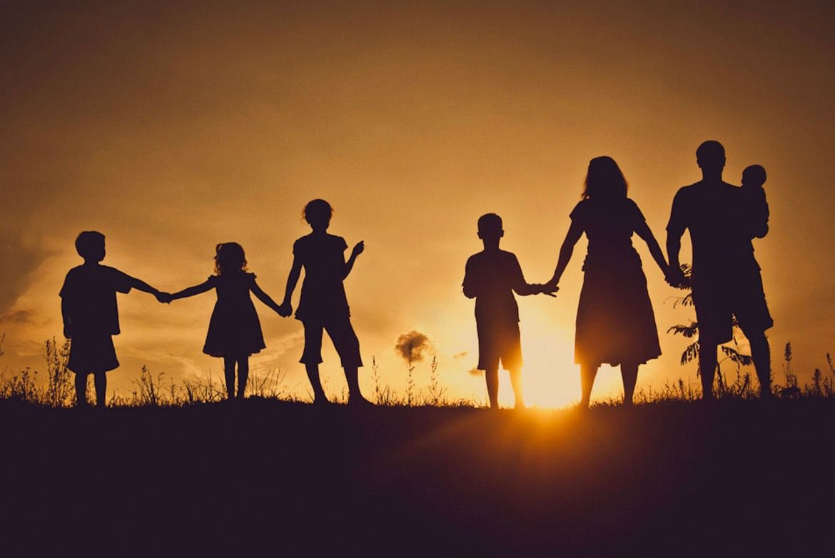 Информация для многодетных малообеспеченных семей, в которых в 2023 году ребенок идет в первый класс.