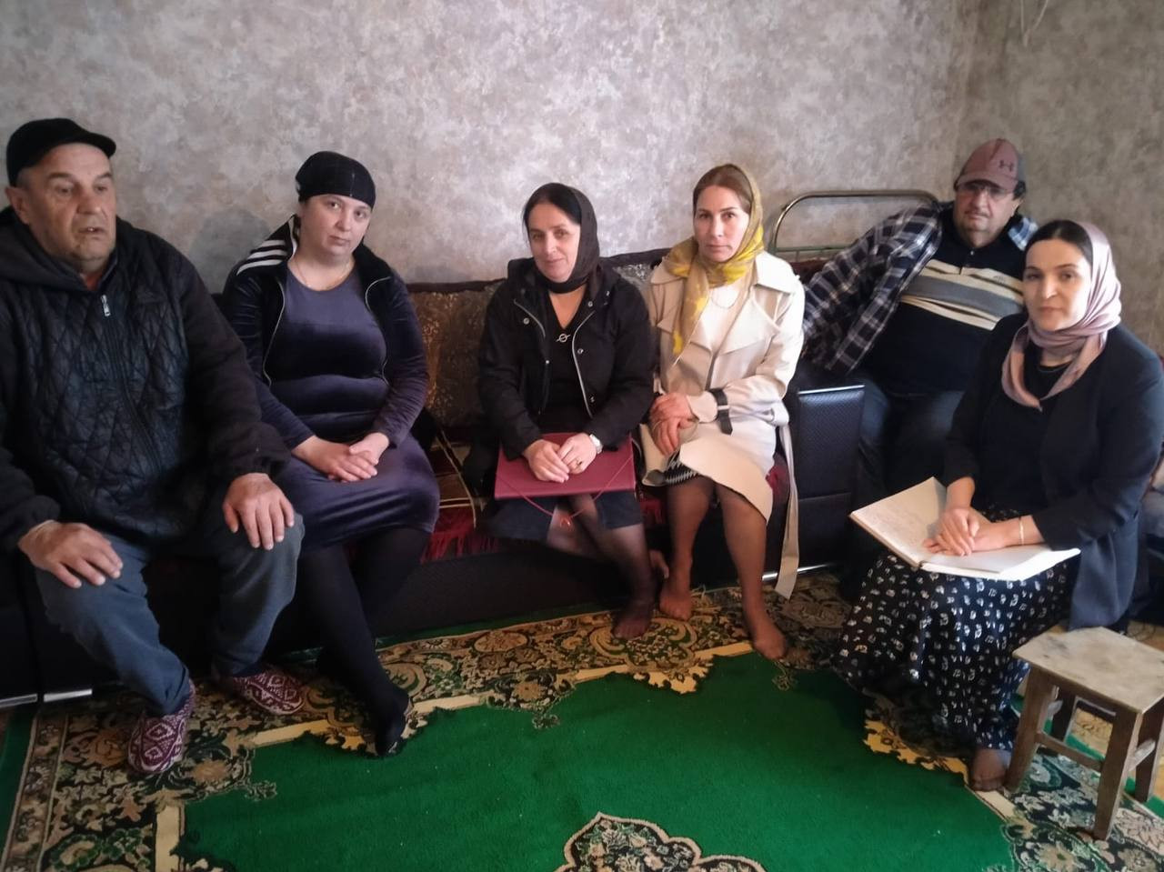 Специалисты УСЗН Дахадаевского района посетили семьи участников специальной военной операции