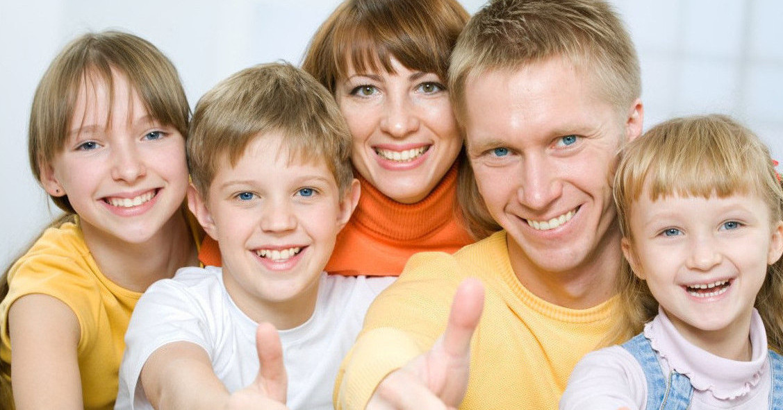 Минтруд РД напоминает многодетным семьям о компенсации части расходов на образование детей по программам на платной основе