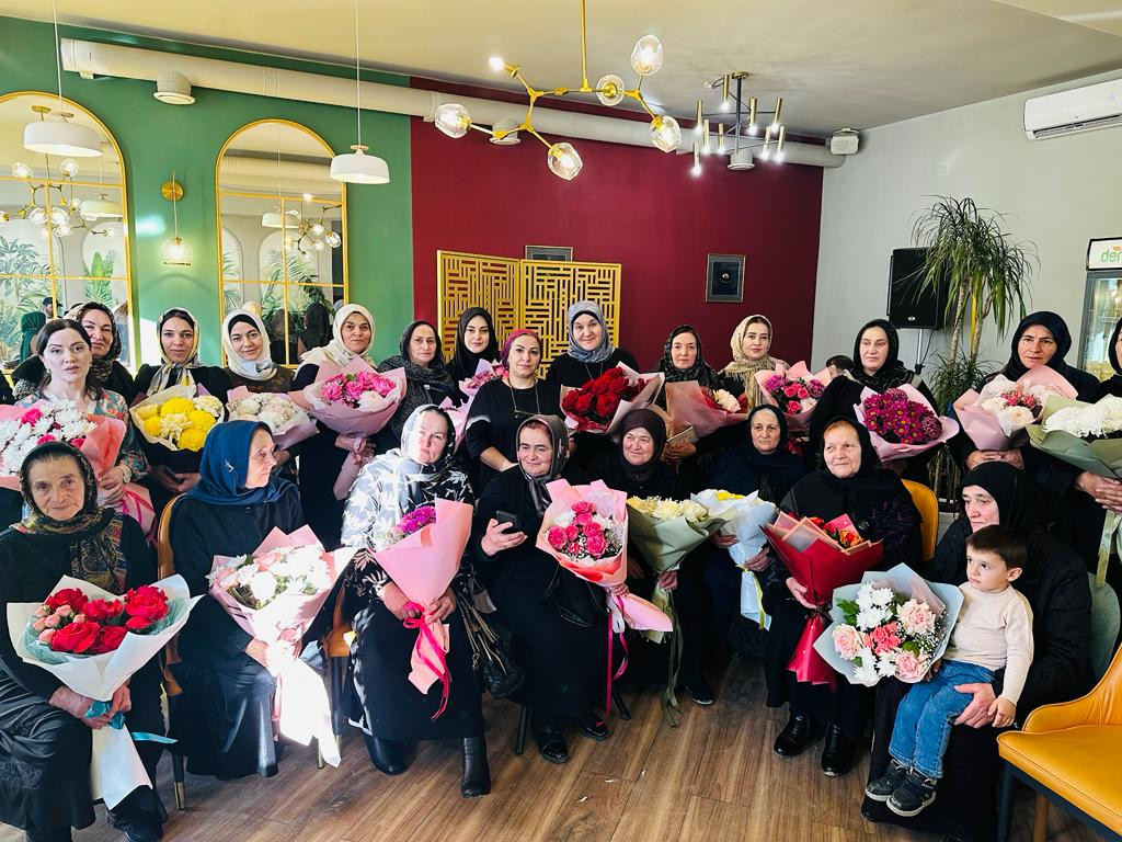 «Днь Матери »