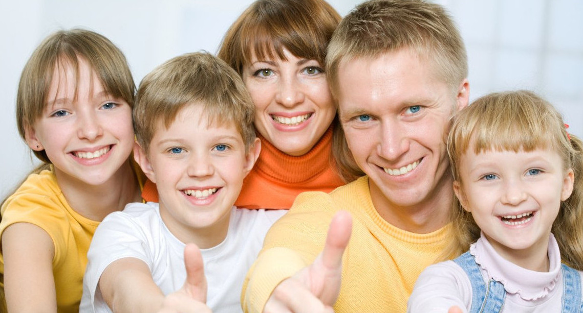 Минтруд РД напоминает многодетным семьям о компенсации части расходов на образование детей по программам на платной основе