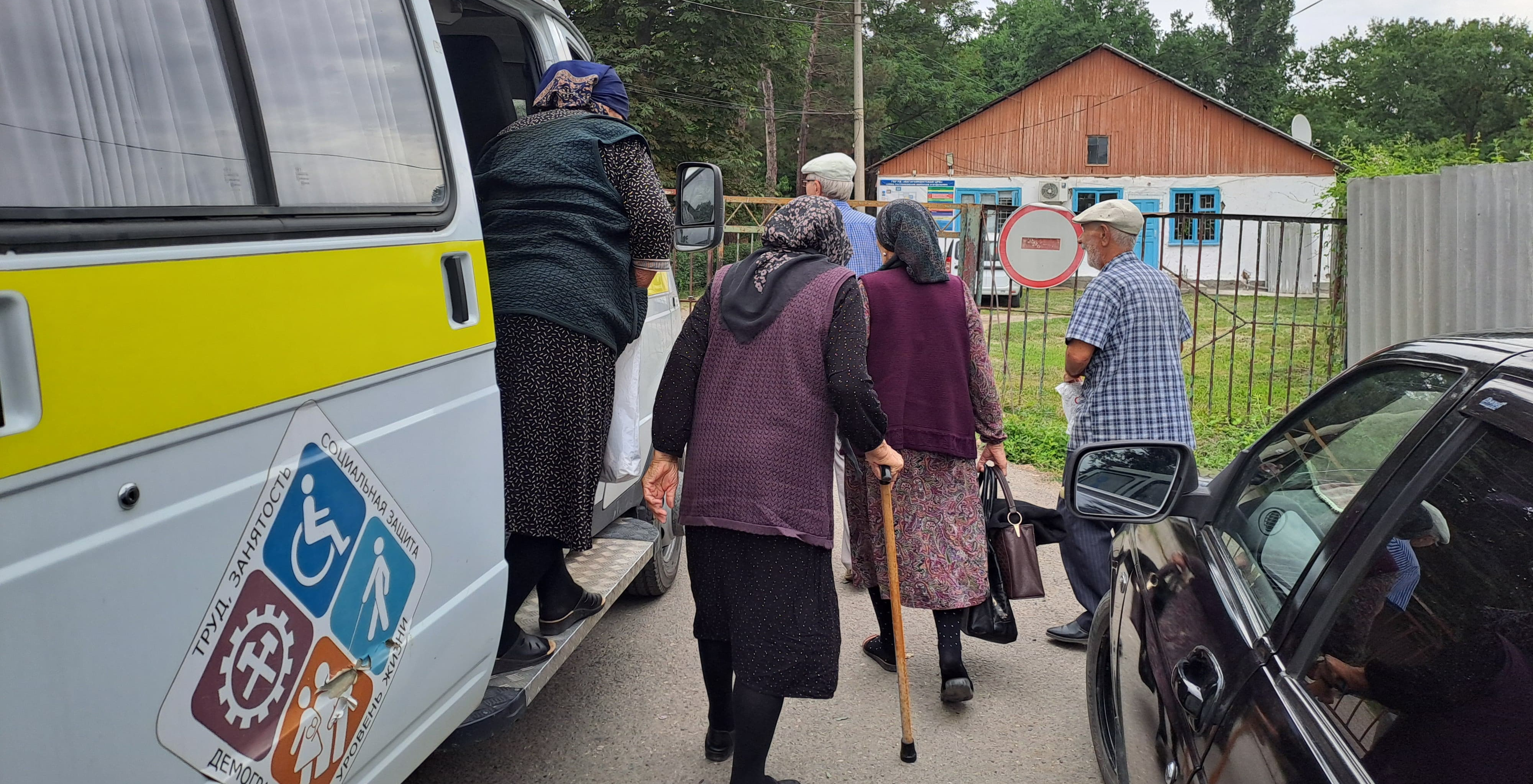 В Магарамкентском районе мобильной бригадой Комплексного центра в рамках проекта «Старшее поколение» оказано более 650 медицинских услуг