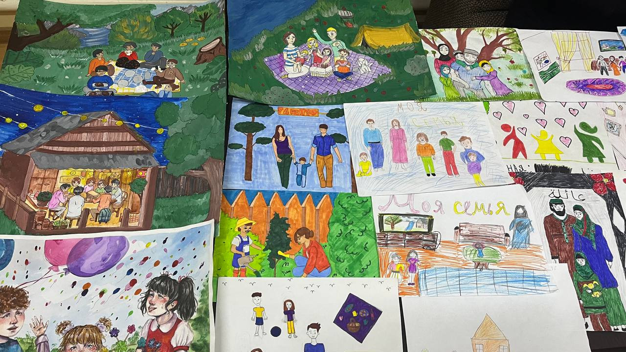 Проведение I этапа Конкурса детских работ "Наша семья" в реабилитационном центре для несовершеннолетних.