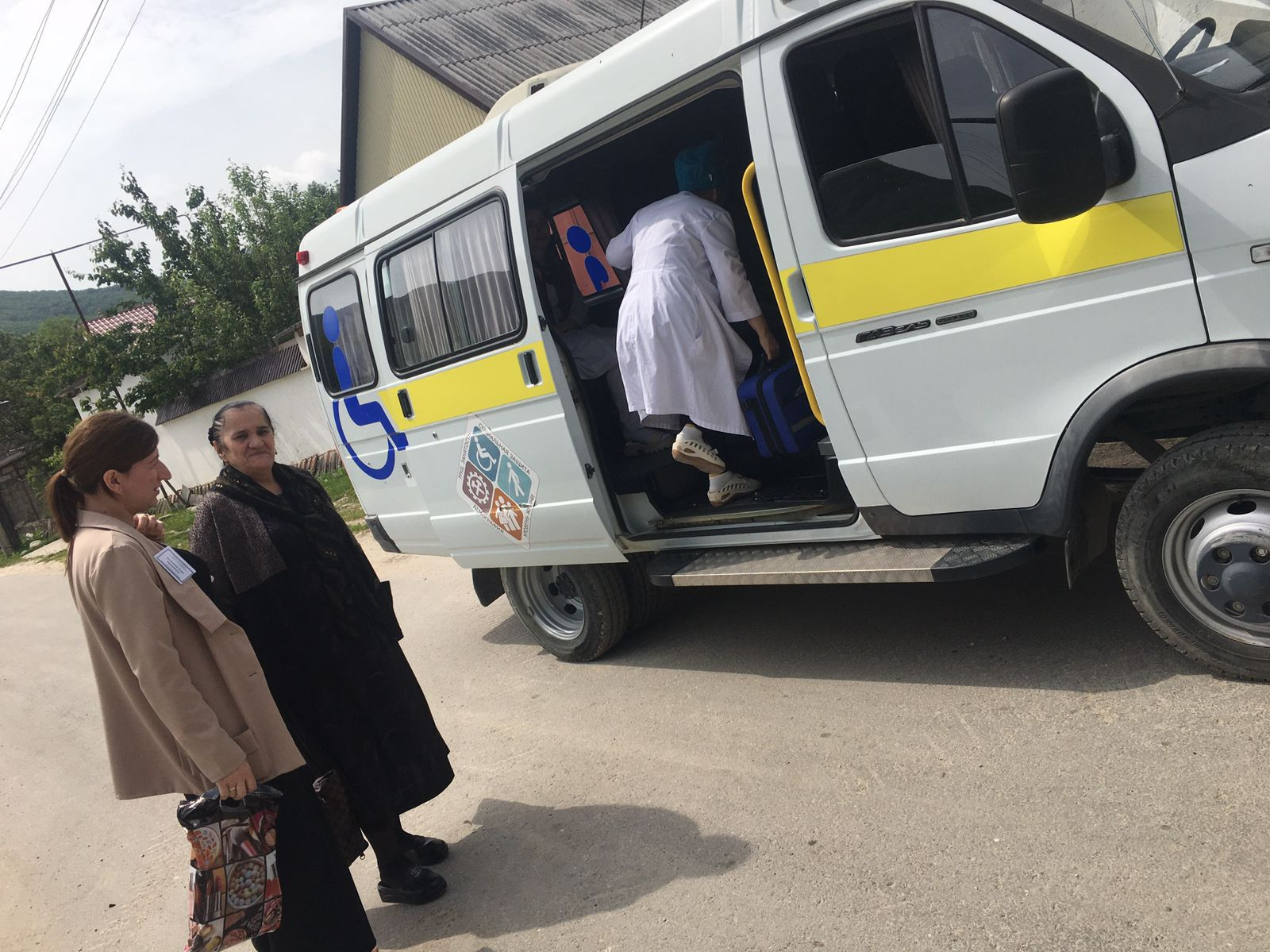 Специалисты комплексного центра Сергокалинского района обеспечили 10 граждан старше 65 лет медицинским обслуживанием в рамках нацпроекта «Демография»