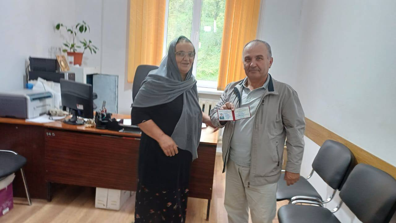 Курбанову Ибрагиму Магомедовичу из с.Кища вручили удостоверение ветерана труда Дагестана