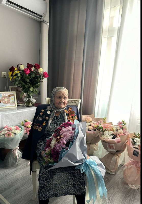 В преддверии Дня Победы поздравили Ветерана ВОВ Белялову Галину Меджидовну.