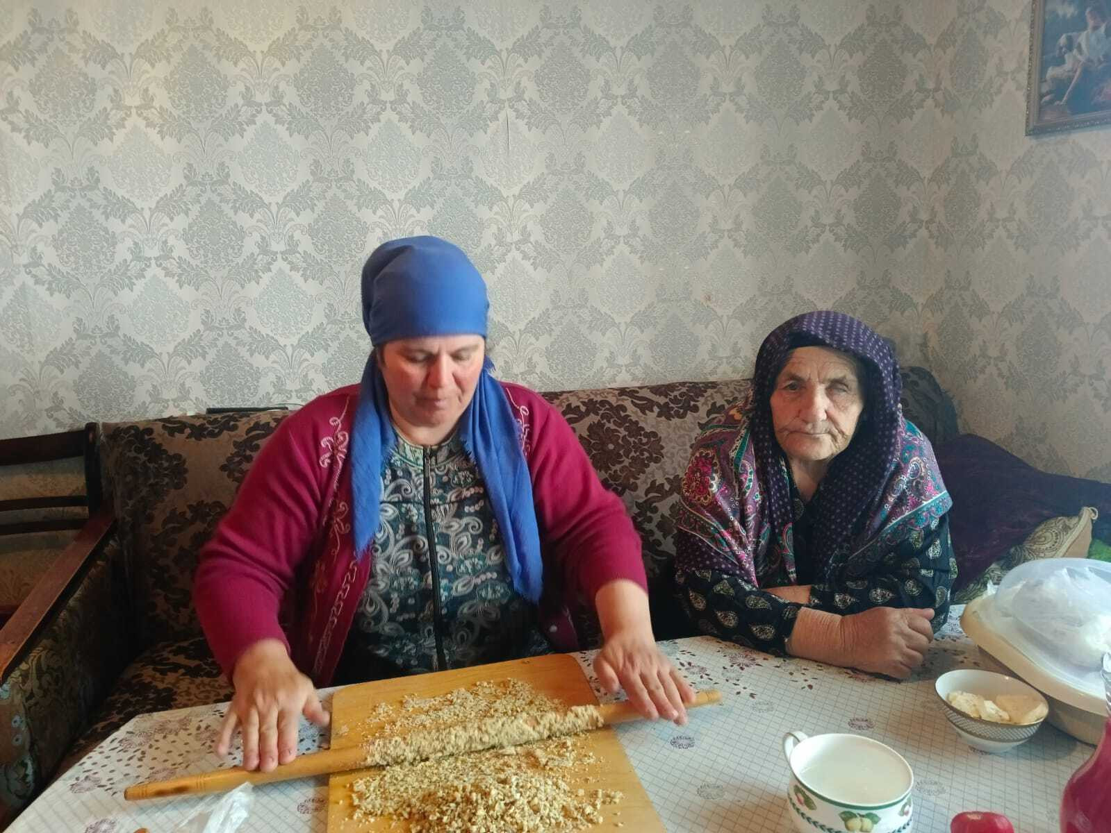 Уход и помощь в социальной работе