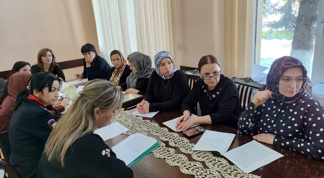 "ЗАСЕДАНИЙ КОМИССИЙ ПО ДЕЛАМ НЕСОВЕРШЕННОЛЕТНИХ!"