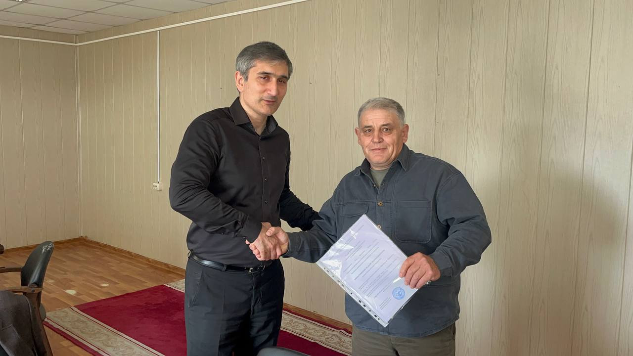 Вручение свидетельств о предоставлении безвозмездной субсидии на приобретение жилья