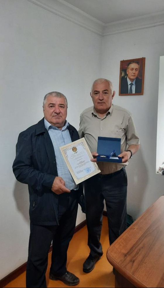 Две семьи из Цунтинского района удостоились наград в канун семейного праздника