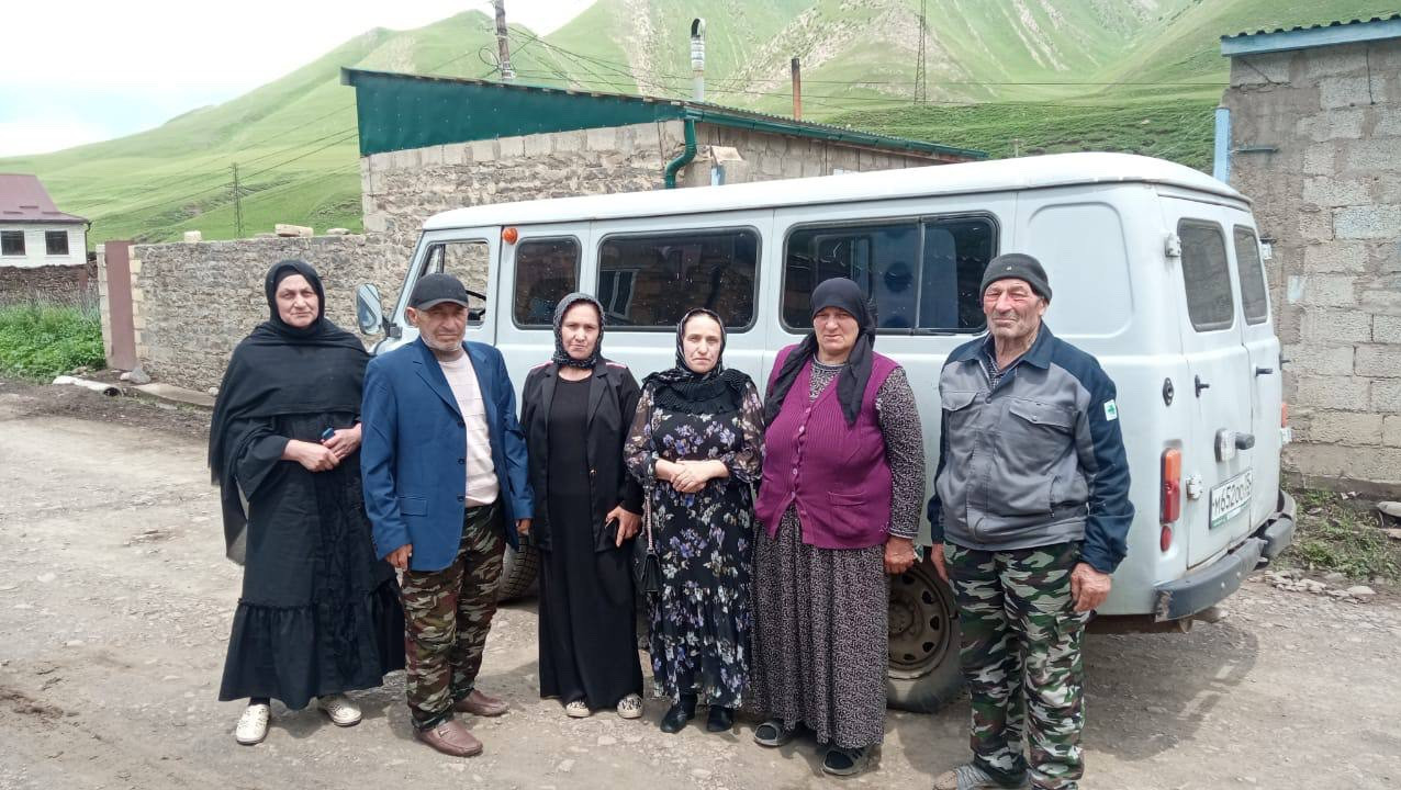 "Мобильная бригада" КЦСОН Агульского района осуществляет подвоз  и сопровождение лиц старше 65 лет, проживающих в сельской местности, в медицинские организации для прохождения диспансеризации